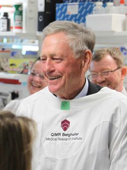 Clive Berghofer visits the lab at QIMR Berghofer